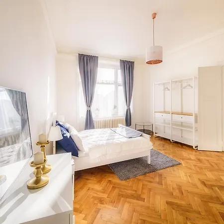 Friends Old Town Apartment