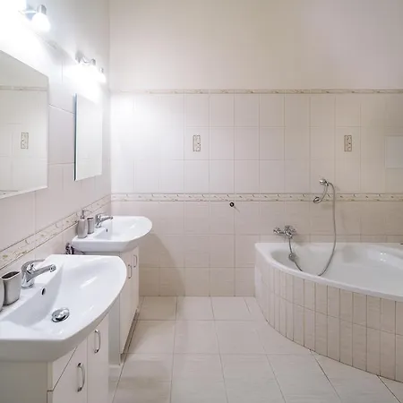 Friends Old Town Apartment Prague